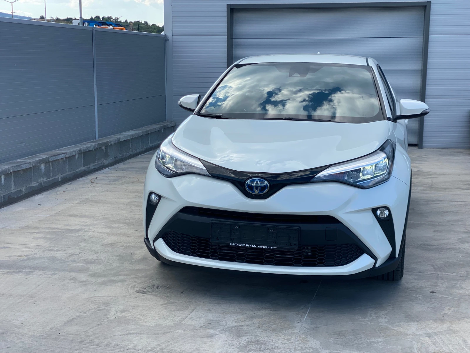 Toyota C-HR 2.0i Fece Lift - изображение 2