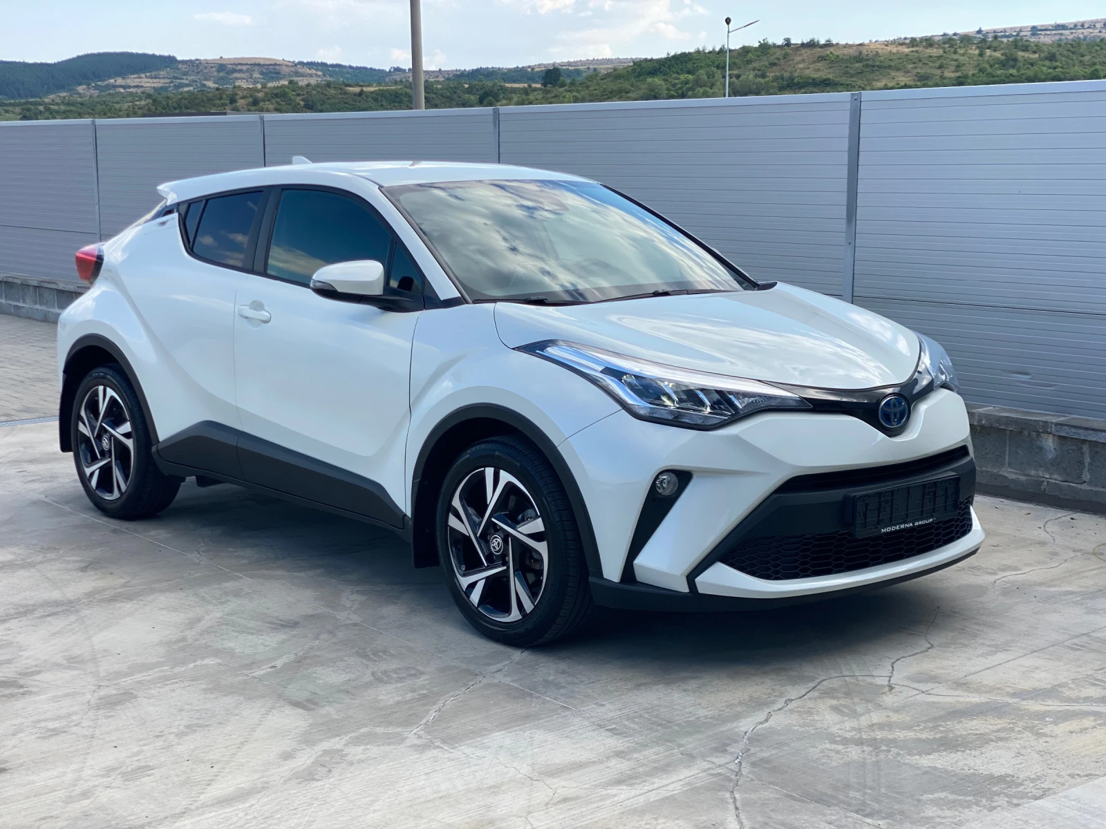 Toyota C-HR 2.0i Fece Lift - изображение 3