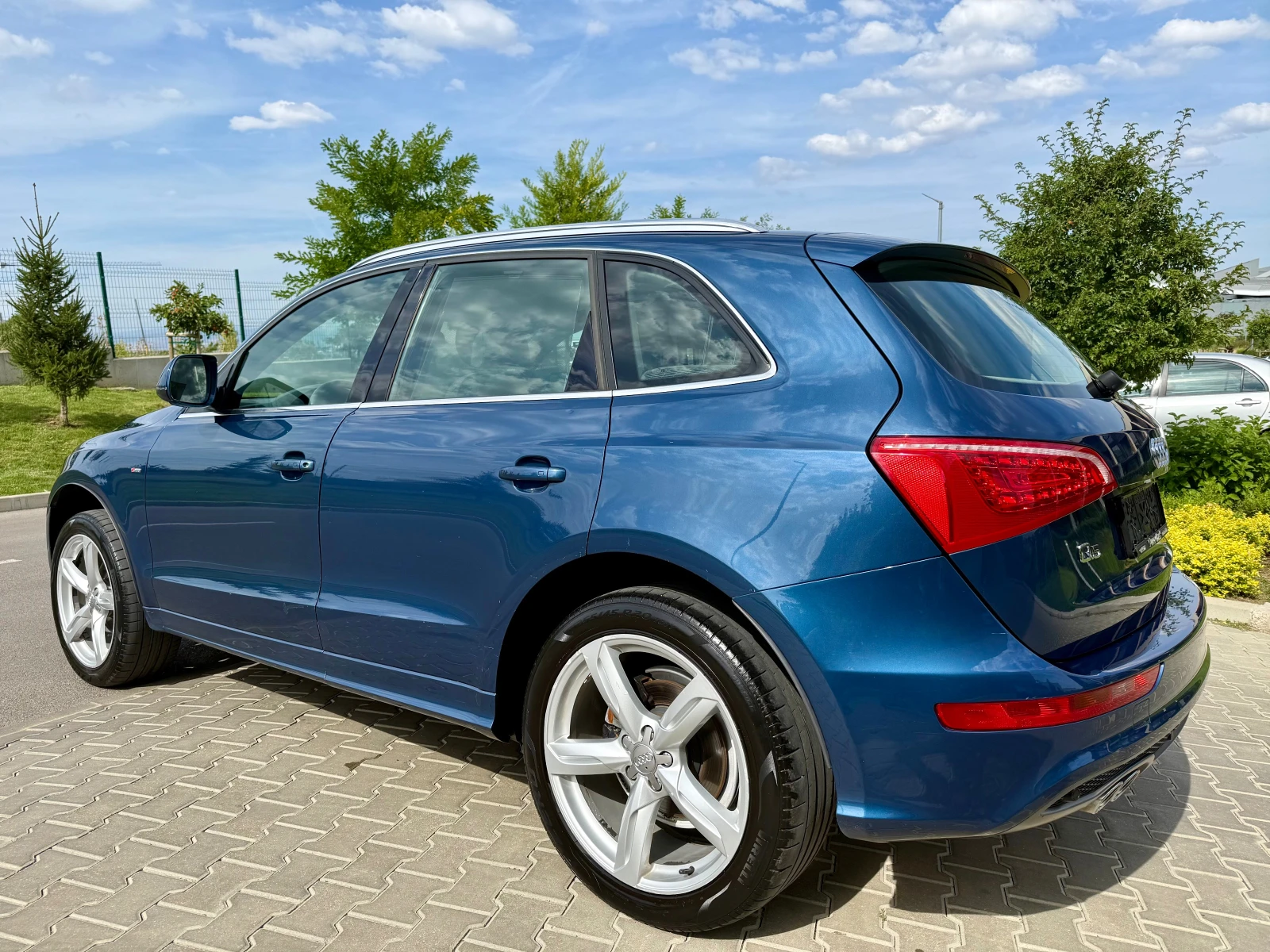 Audi Q5 2.0 TDI S-line АВТОМАТИК/4х4/ПАНОРАМА - изображение 6