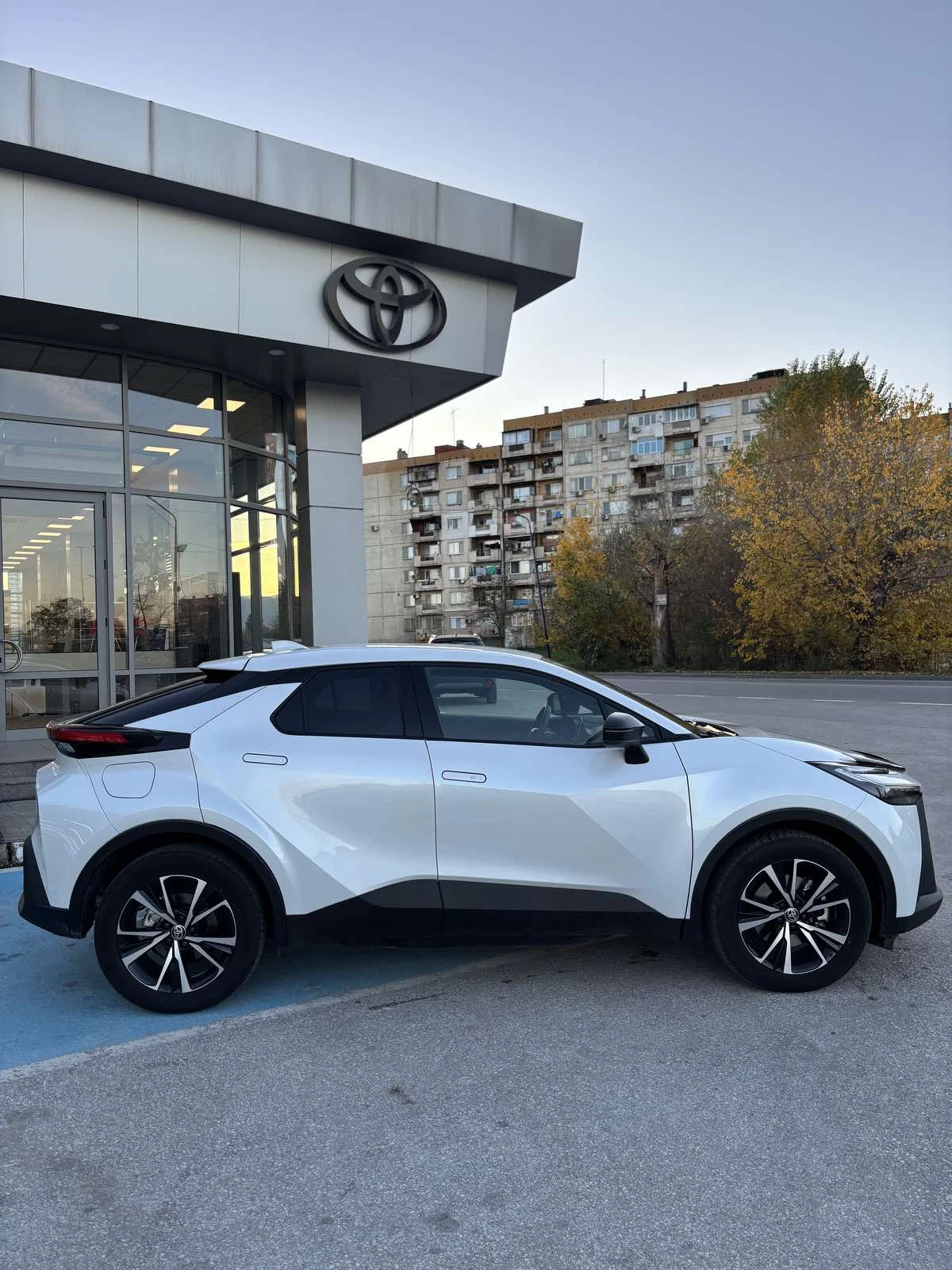 Toyota C-HR 2.0 PHEV E-CVT Club FWD | Mobile.bg   4