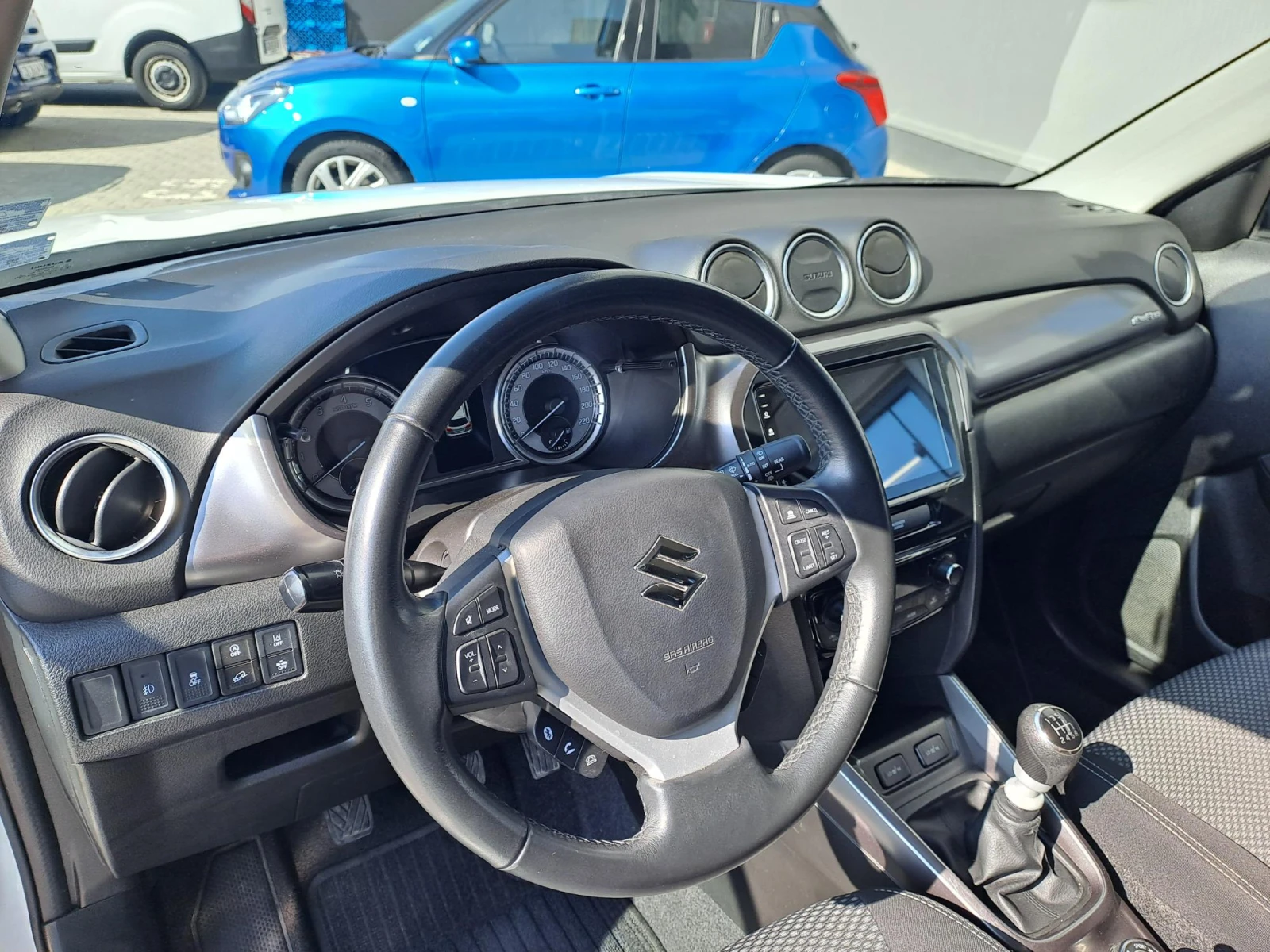 Suzuki Vitara 1.4 GL+ Booster Jet HYBRID 4X4, снимка 10 - Автомобили и джипове - 53974321