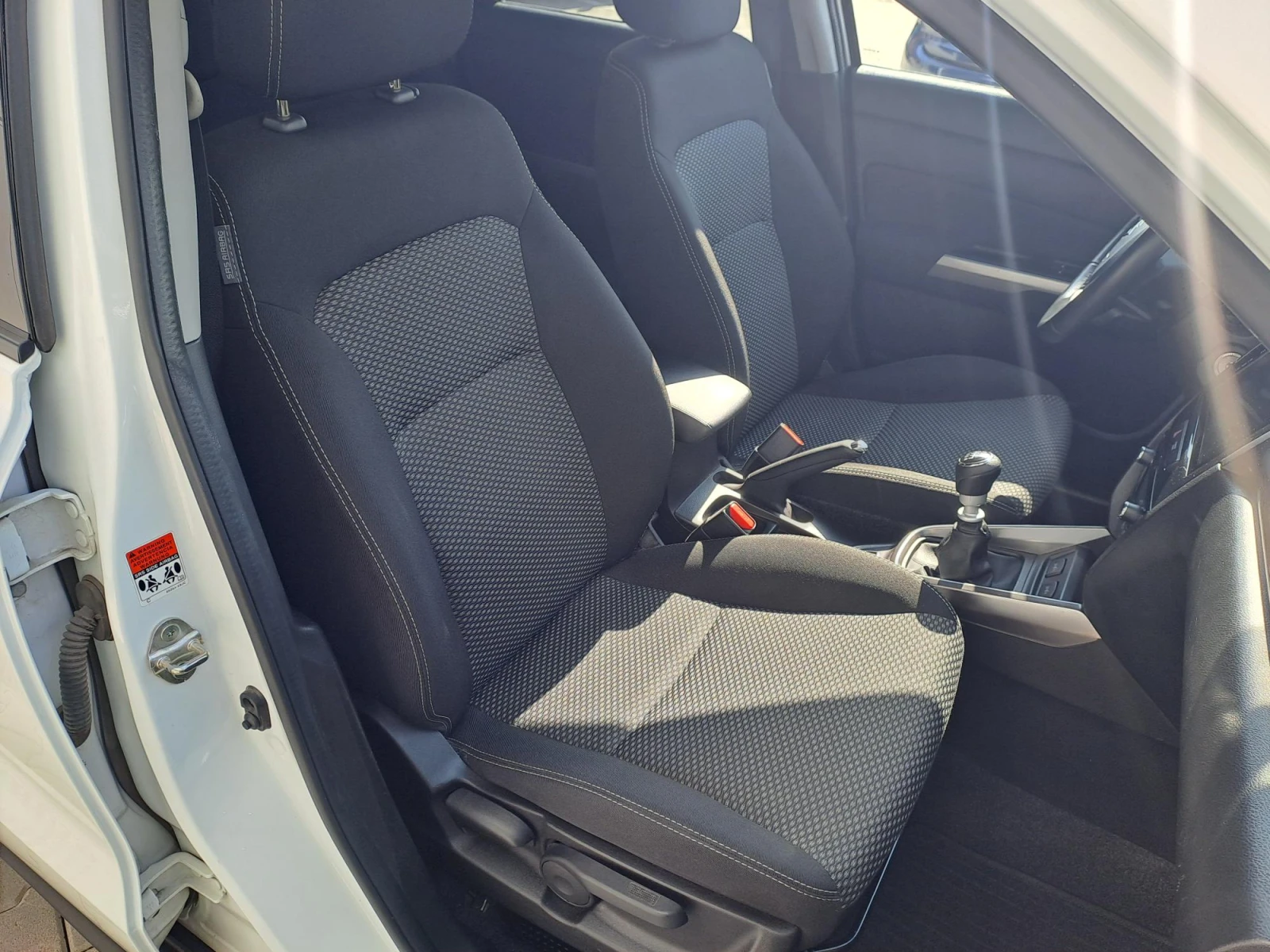 Suzuki Vitara 1.4 GL+ Booster Jet HYBRID 4X4, снимка 13 - Автомобили и джипове - 53974321