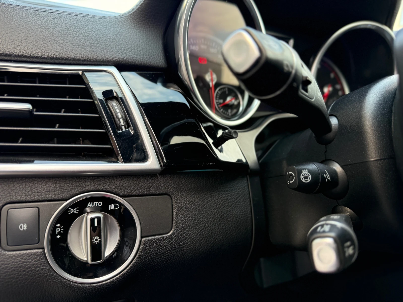 Mercedes-Benz GLS 350 AMG-Optic+ 4Matic+ Designo+ 7места+ Harman/Cardon, снимка 12 - Автомобили и джипове - 53980729