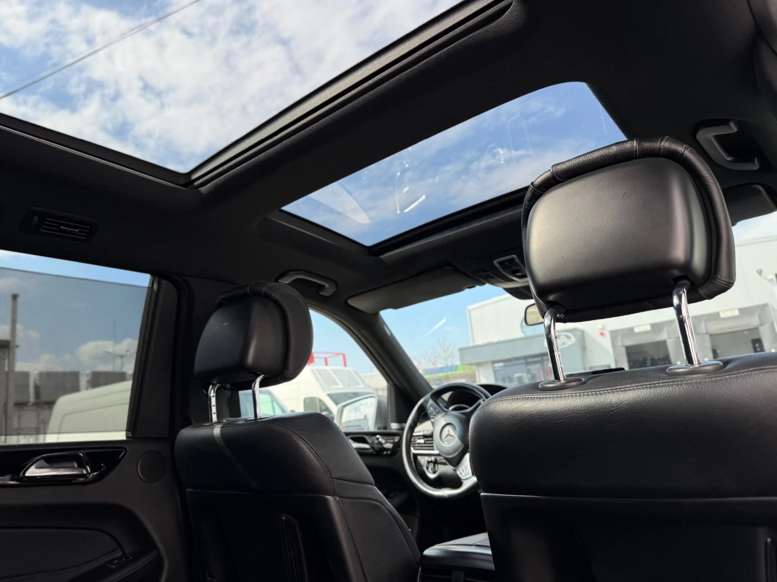 Mercedes-Benz GLS 350 AMG-Optic+ 4Matic+ Designo+ 7места+ Harman/Cardon, снимка 9 - Автомобили и джипове - 53980729