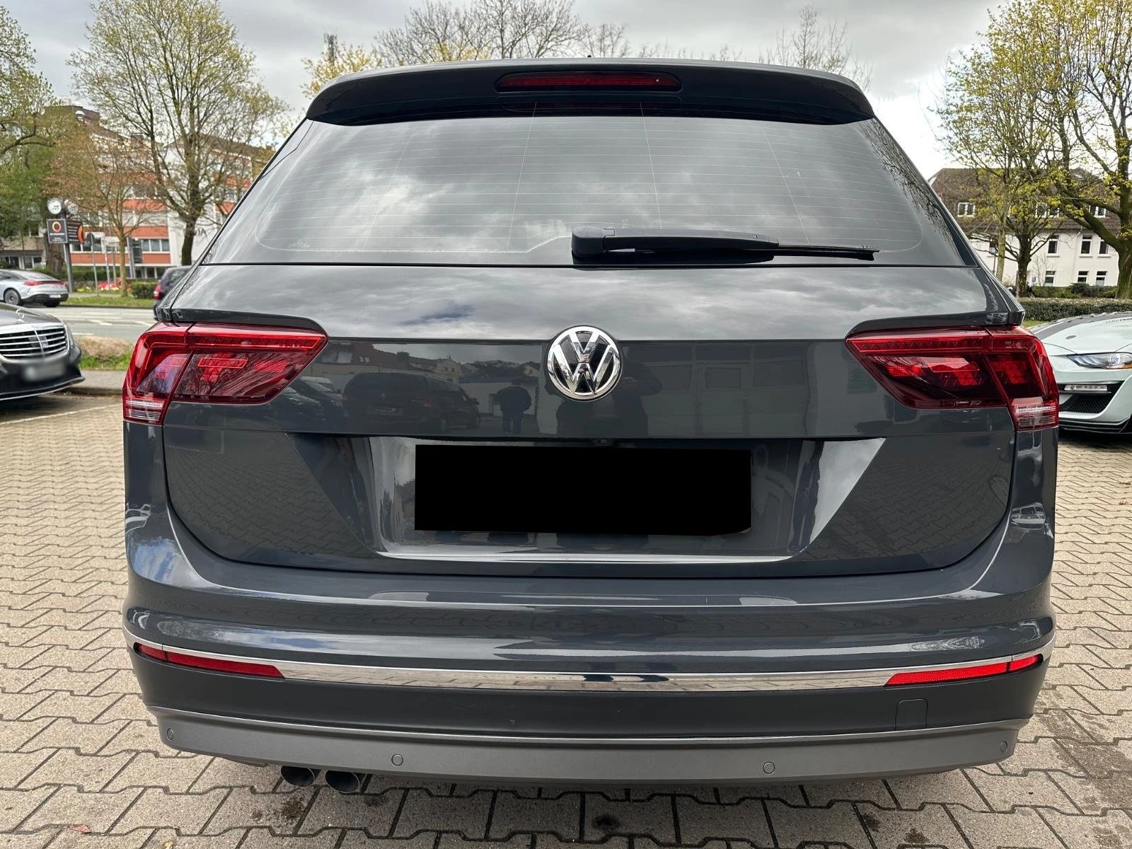 VW Tiguan 2.0TDI/DSG/ ACC/LANE/PARK ASSIST/КАМЕРА/KEYLESS, снимка 5 - Автомобили и джипове - 54063526