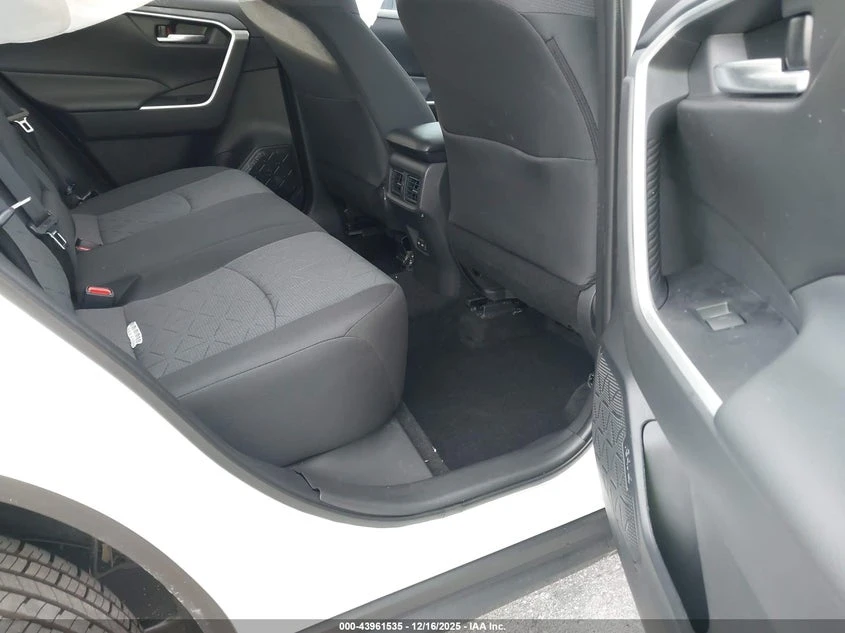 Toyota Rav4 2.5L I-4 DI, DOHC, VVT, 203HP Front Wheel Drive | Mobile.bg � ����������� 8