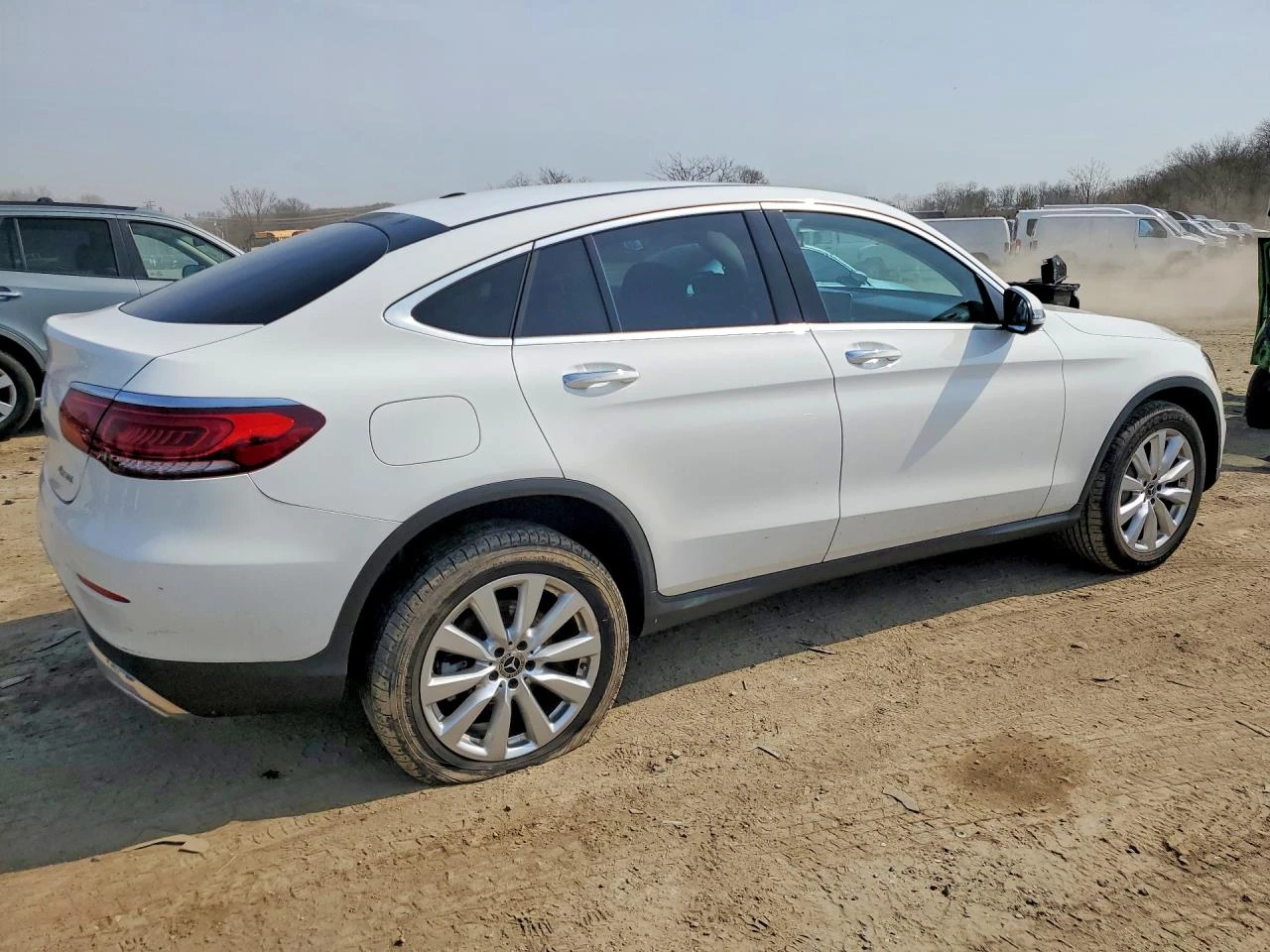 Mercedes-Benz GLC 2.0l Coupe 300 4Matic, снимка 3 - Автомобили и джипове - 54919586