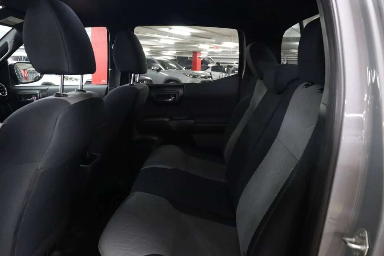 Toyota Tacoma 4x4 Double Cab / CARFAX / АВТОКРЕДИТ , снимка 10 - Автомобили и джипове - 55568851