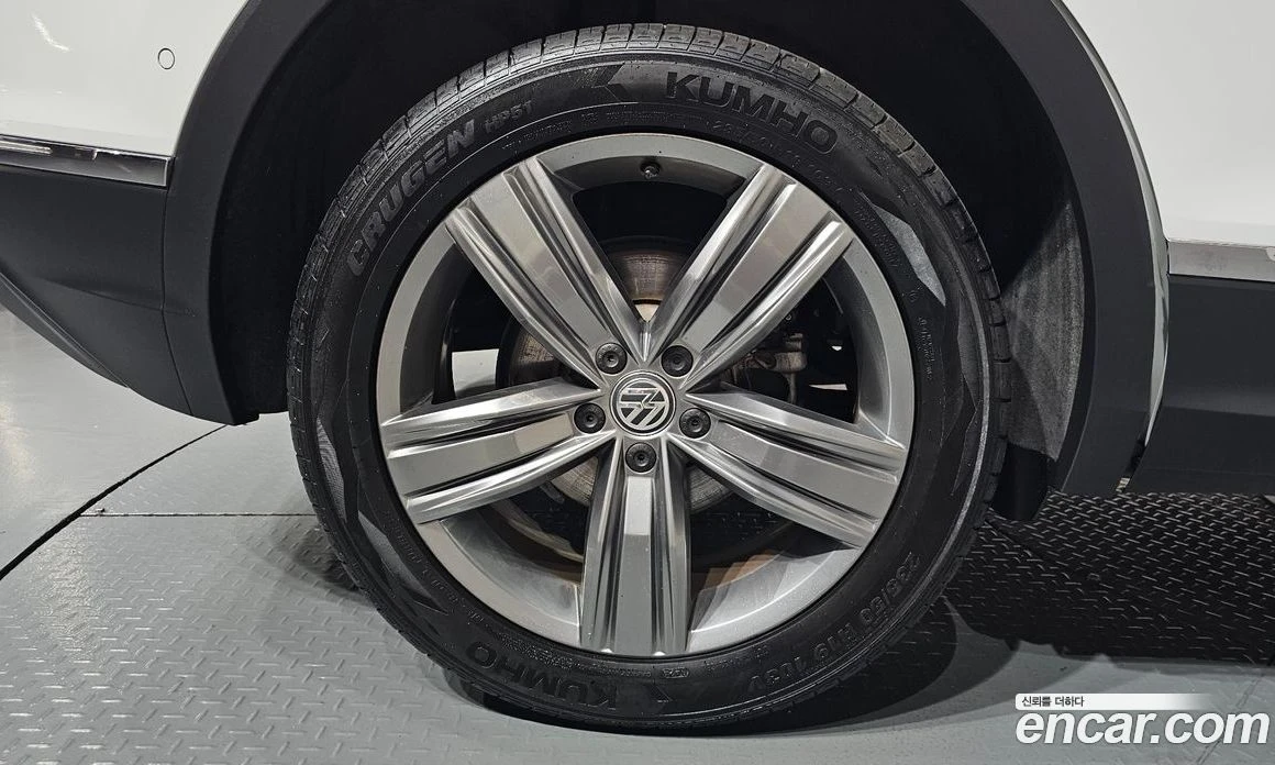 VW Tiguan 2.0 TDI 4Motion Prestige, снимка 6 - Автомобили и джипове - 56122211