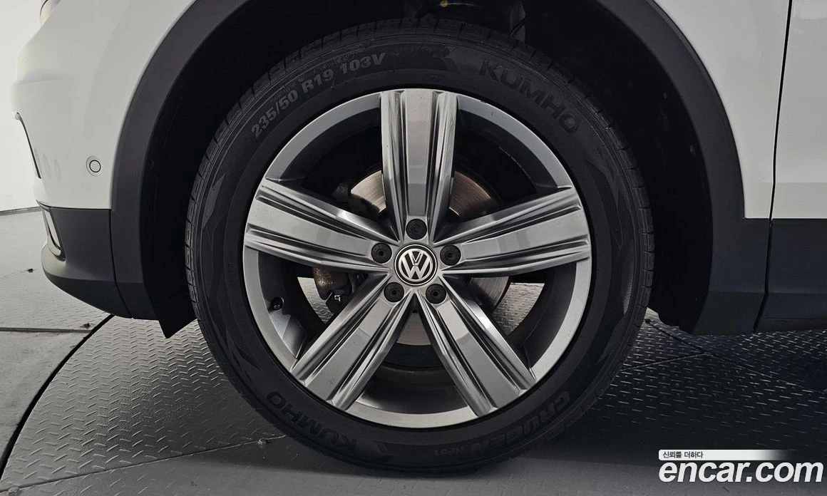 VW Tiguan 2.0 TDI 4Motion Prestige, снимка 4 - Автомобили и джипове - 56122211