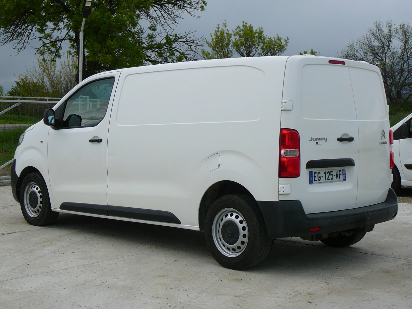 Citroen Jumpy 2.0 hdi средна база, снимка 4 - Бусове и автобуси - 54393093