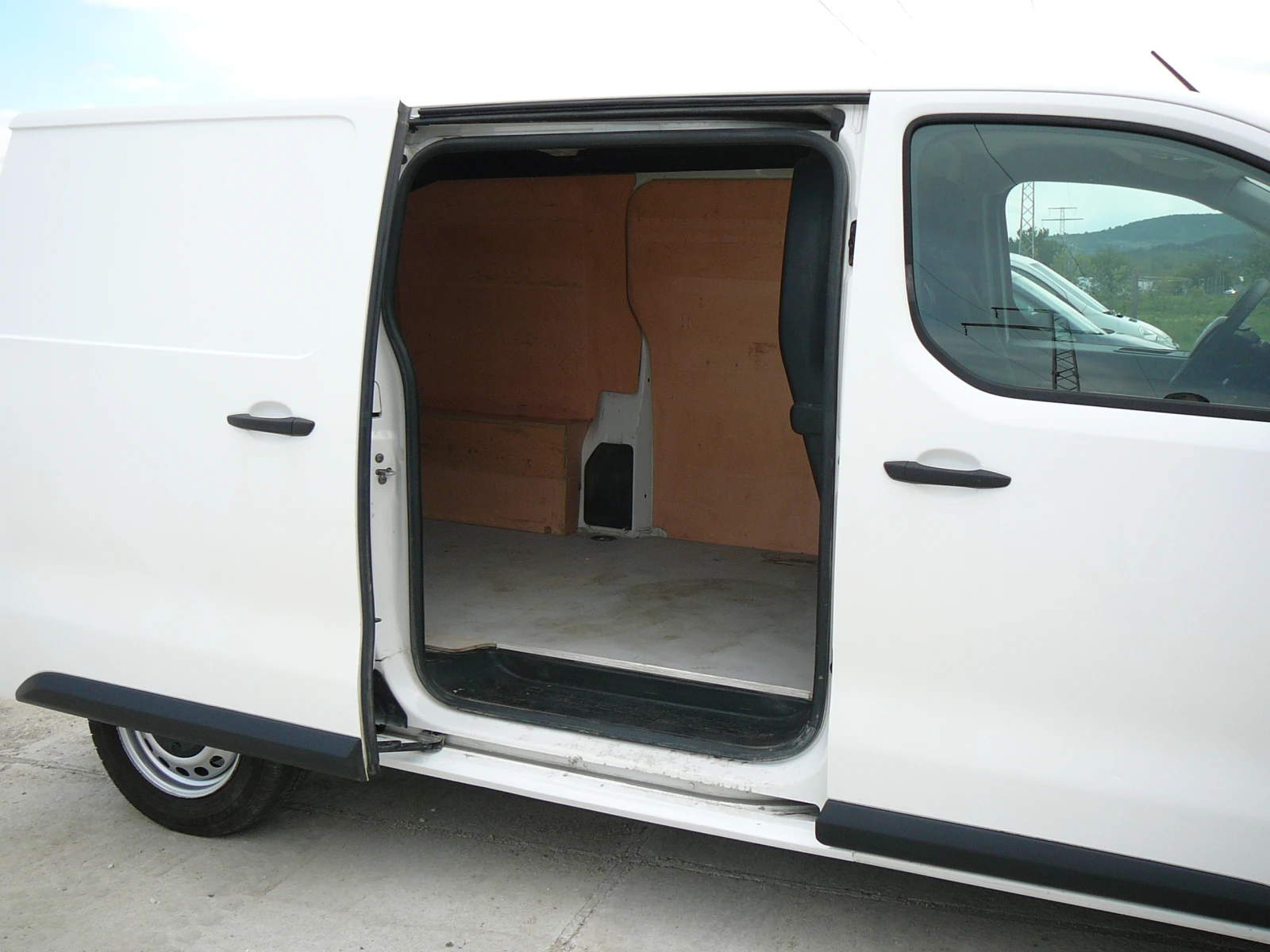 Citroen Jumpy 2.0 hdi средна база, снимка 7 - Бусове и автобуси - 54393093