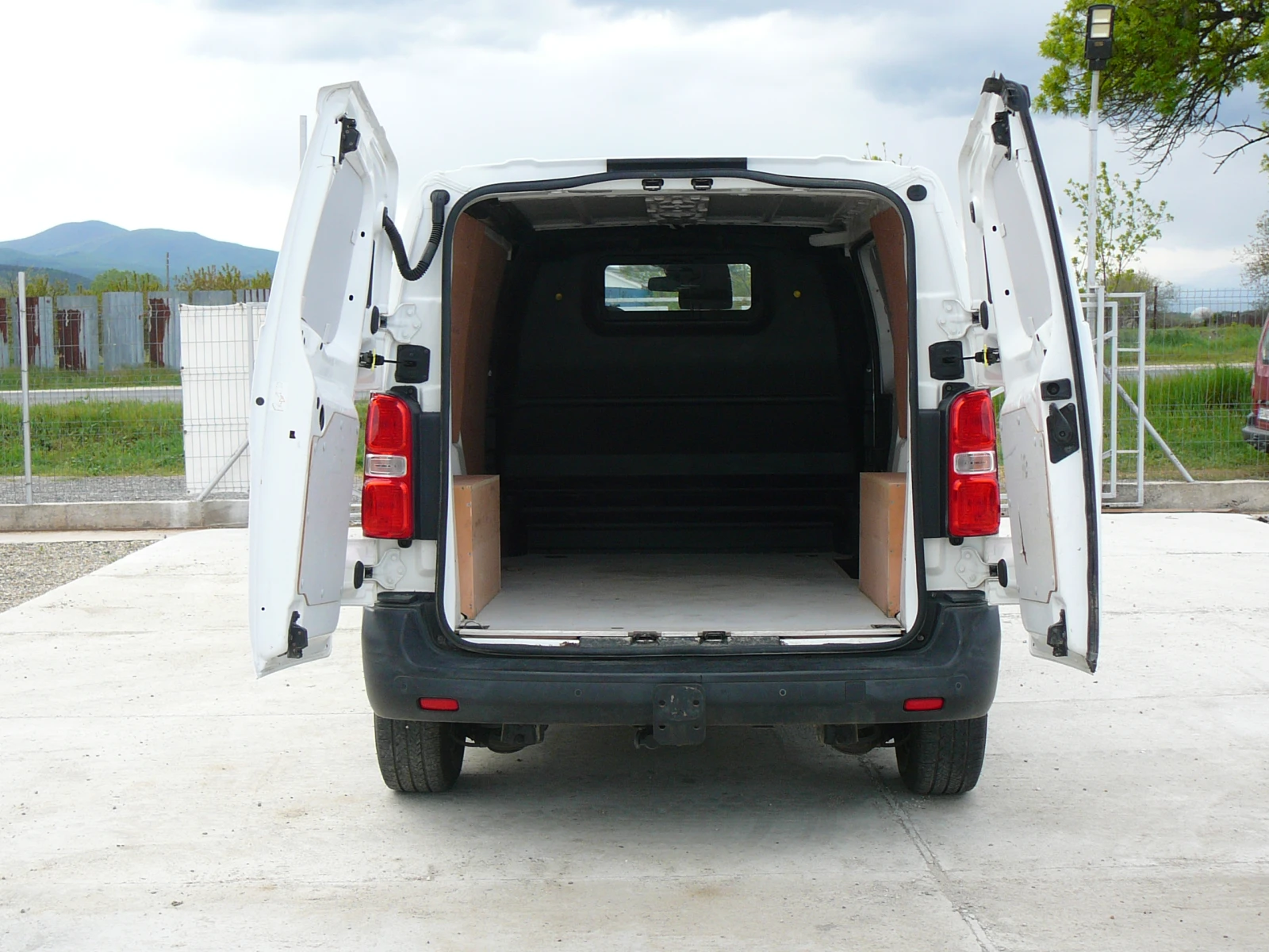 Citroen Jumpy 2.0 hdi средна база, снимка 6 - Бусове и автобуси - 54393093