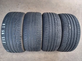 Гуми Зимни 235/45R17, снимка 1 - Гуми и джанти - 47299599