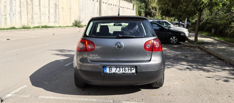 VW Golf 1.6, снимка 6 - Автомобили и джипове - 47566061