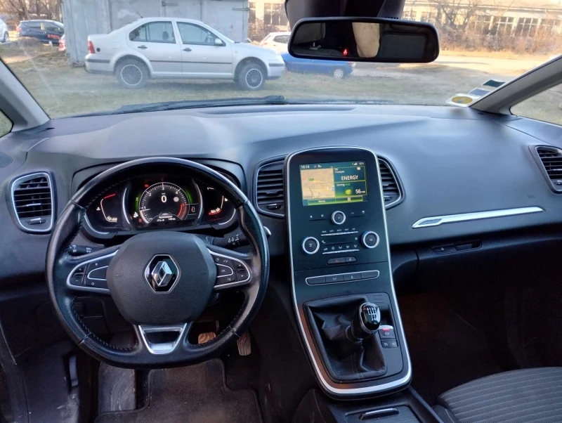 Renault Scenic 1.5 DCi, снимка 10 - Автомобили и джипове - 48921679