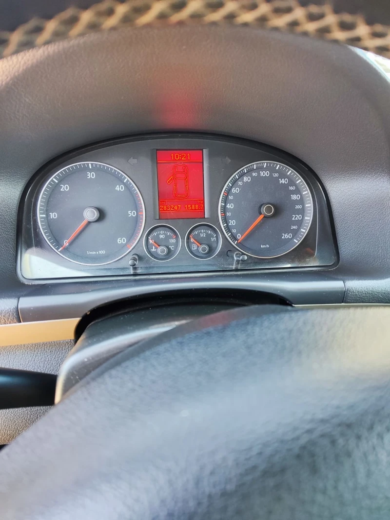 VW Touran Cross Touran , снимка 7 - Автомобили и джипове - 50432537