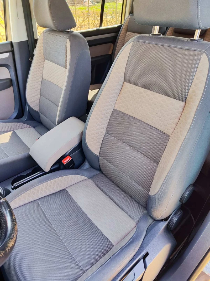 VW Touran Cross Touran , снимка 10 - Автомобили и джипове - 50432537