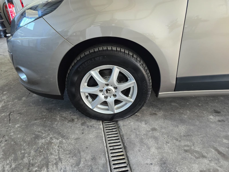Renault Scenic 1.5dci* 2010* 6ск, снимка 16 - Автомобили и джипове - 50032204