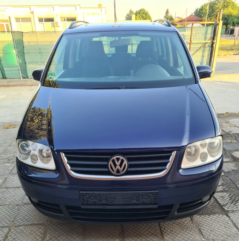 VW Touran 2.0 TDI 140к.с. АВТОМАТИК, снимка 2 - Автомобили и джипове - 52486251