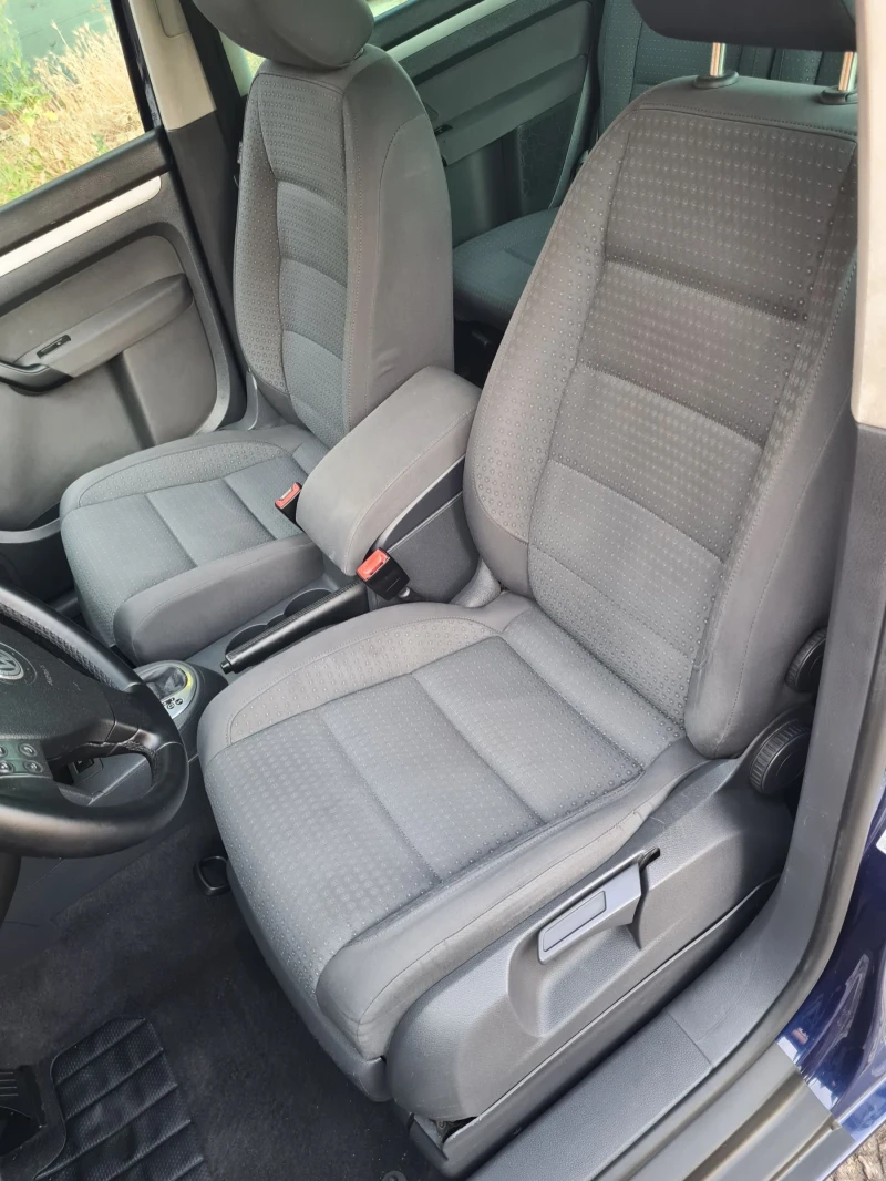 VW Touran 2.0 TDI 140к.с. АВТОМАТИК, снимка 10 - Автомобили и джипове - 52486251