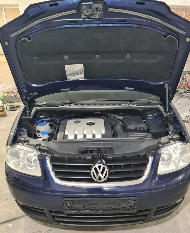 VW Touran 2.0 TDI 140к.с. АВТОМАТИК, снимка 16 - Автомобили и джипове - 52486251