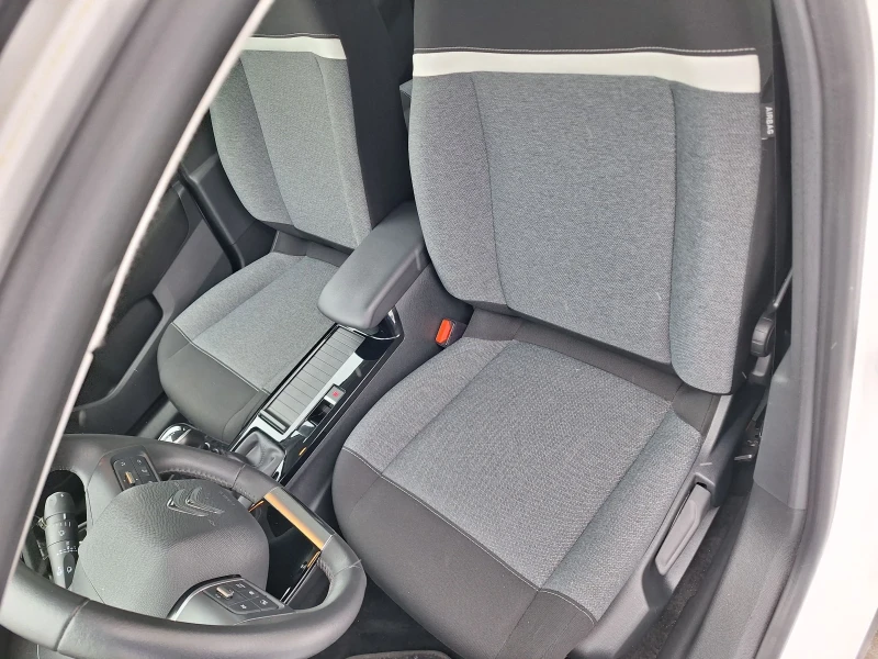 Citroen C4 09.2022г Италия, снимка 13 - Автомобили и джипове - 52877572