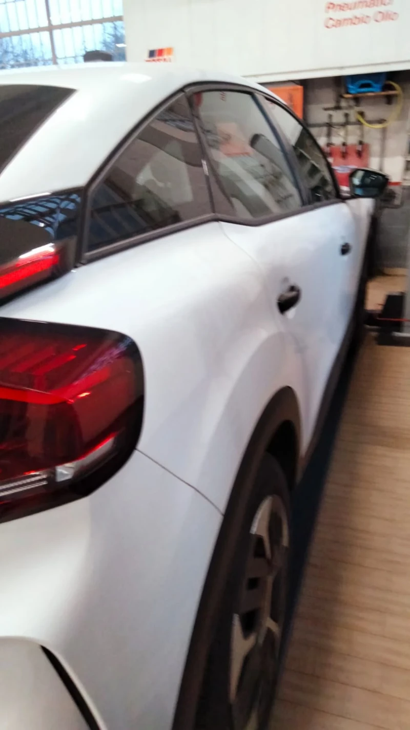 Citroen C4 09.2022г Италия, снимка 3 - Автомобили и джипове - 52877572