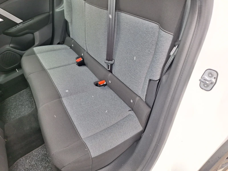 Citroen C4 09.2022г Италия, снимка 16 - Автомобили и джипове - 52877572