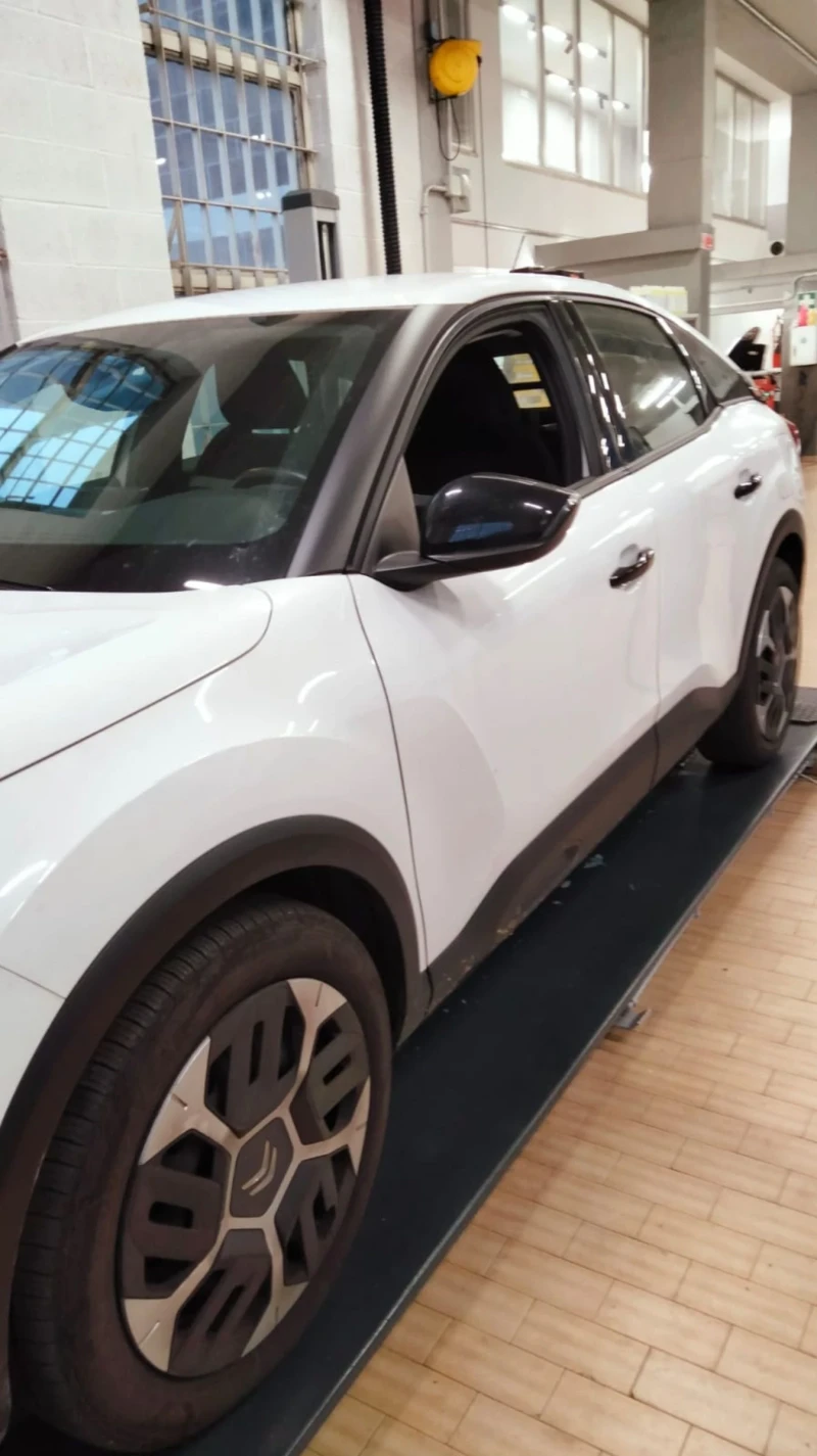 Citroen C4 09.2022г Италия, снимка 2 - Автомобили и джипове - 52877572