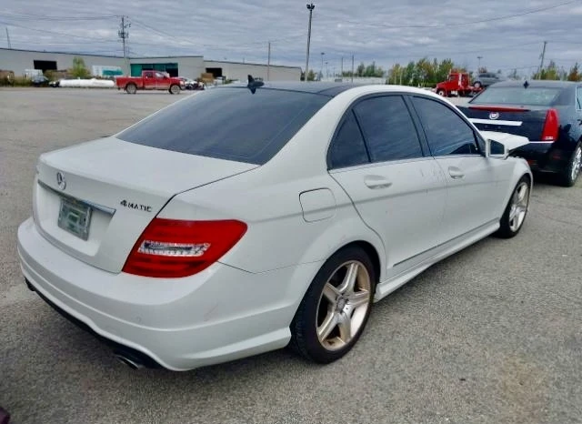 Mercedes-Benz C 300 3.0l v6/Внос от Канада/Цена до България, снимка 4 - Автомобили и джипове - 48175762