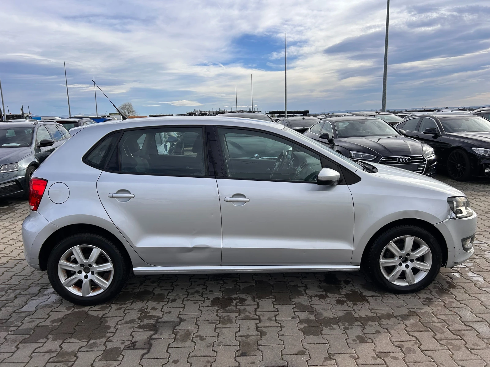 VW Polo 1.4i NAVI EURO 5 - изображение 5