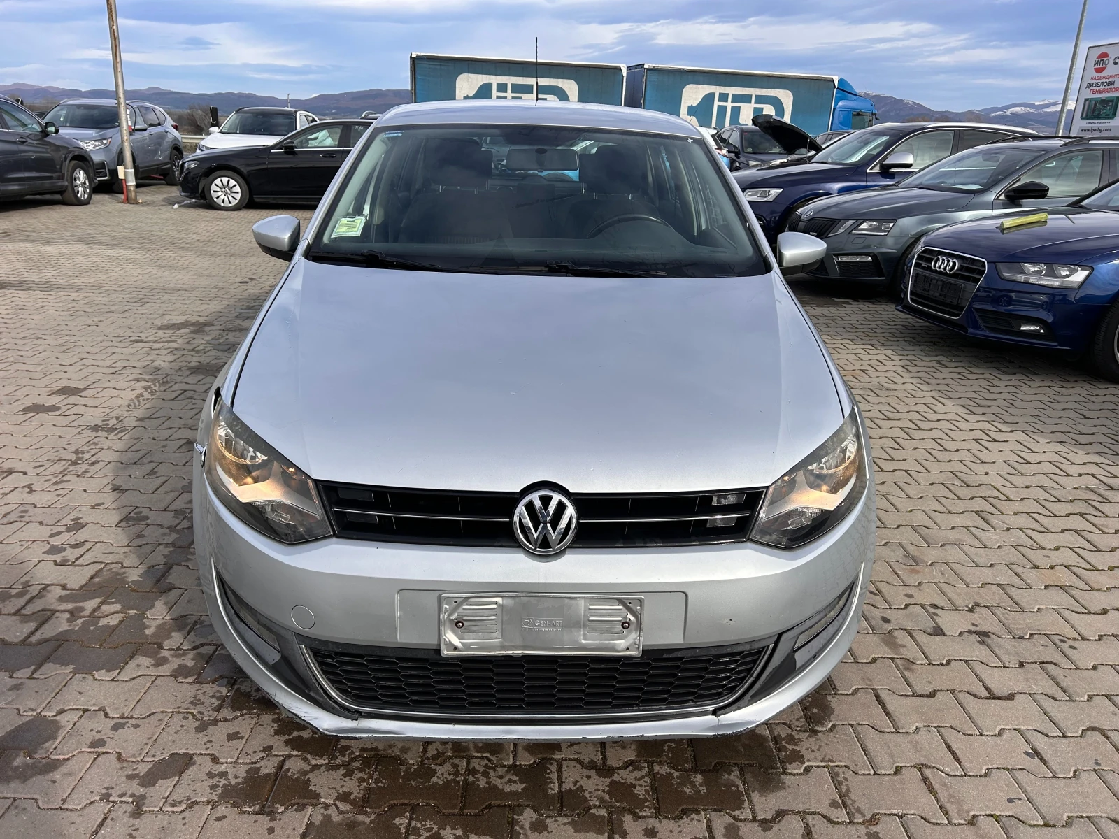 VW Polo 1.4i NAVI EURO 5 - изображение 3