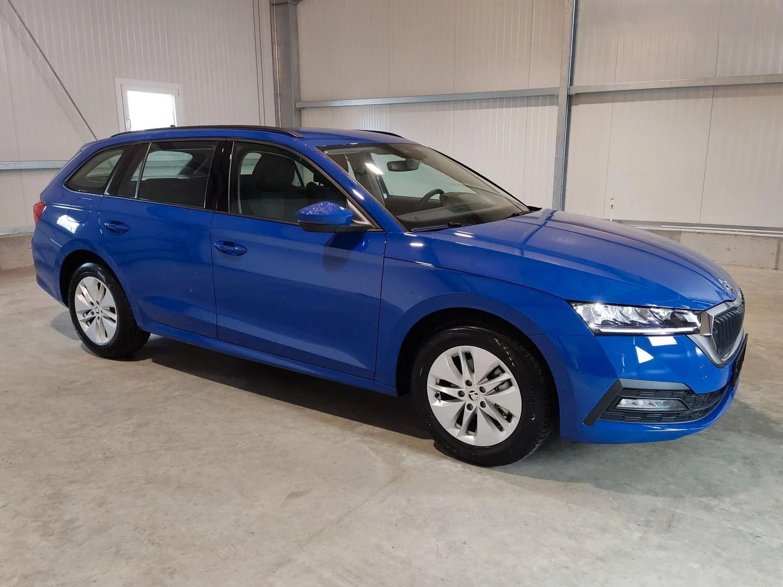 Skoda Octavia Combi 2.0 TDI Ambition - изображение 2