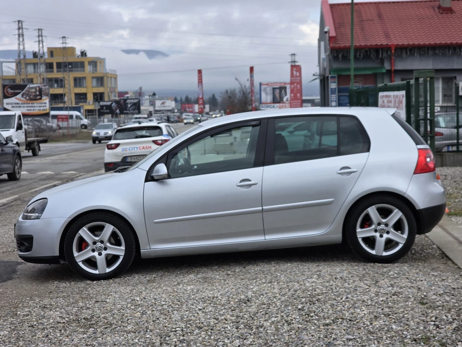 VW Golf 1.9tdi 156 хл! Кара се Всеки ден Обслужен  - изображение 2