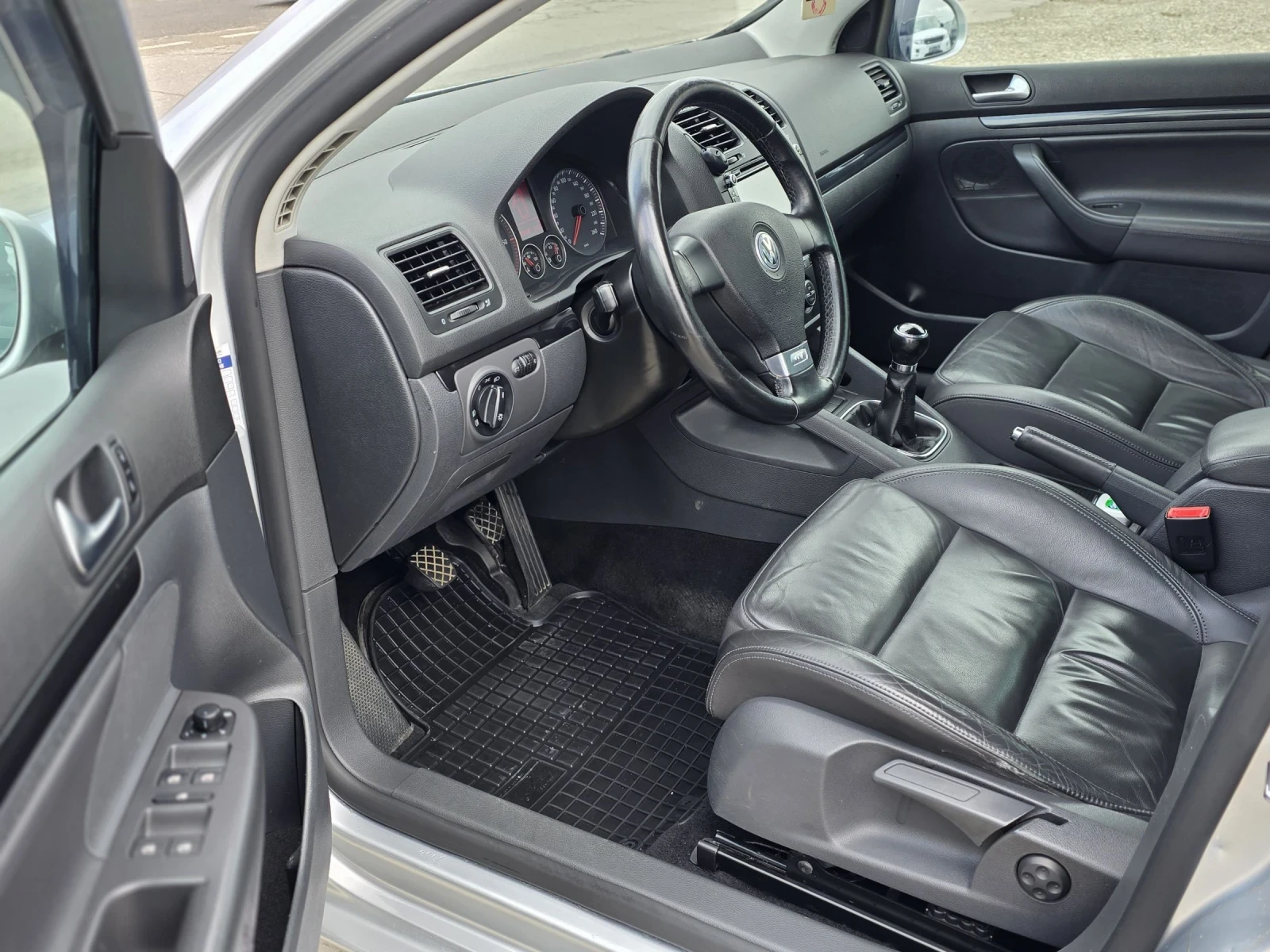 VW Golf 1.9tdi 156 хл! Кара се Всеки ден Обслужен  - изображение 9