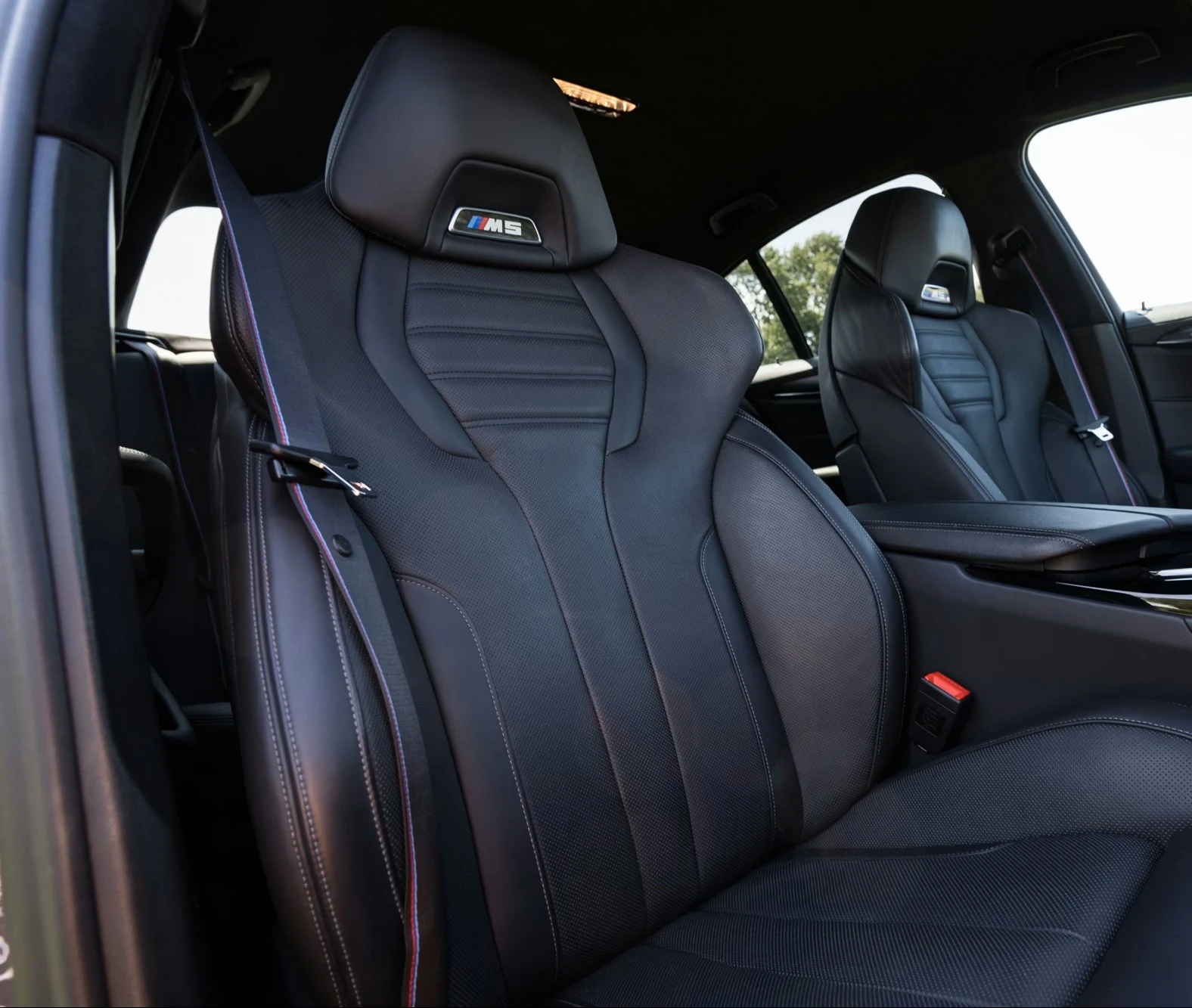 BMW M5 Competition, снимка 10 - Автомобили и джипове - 53872677