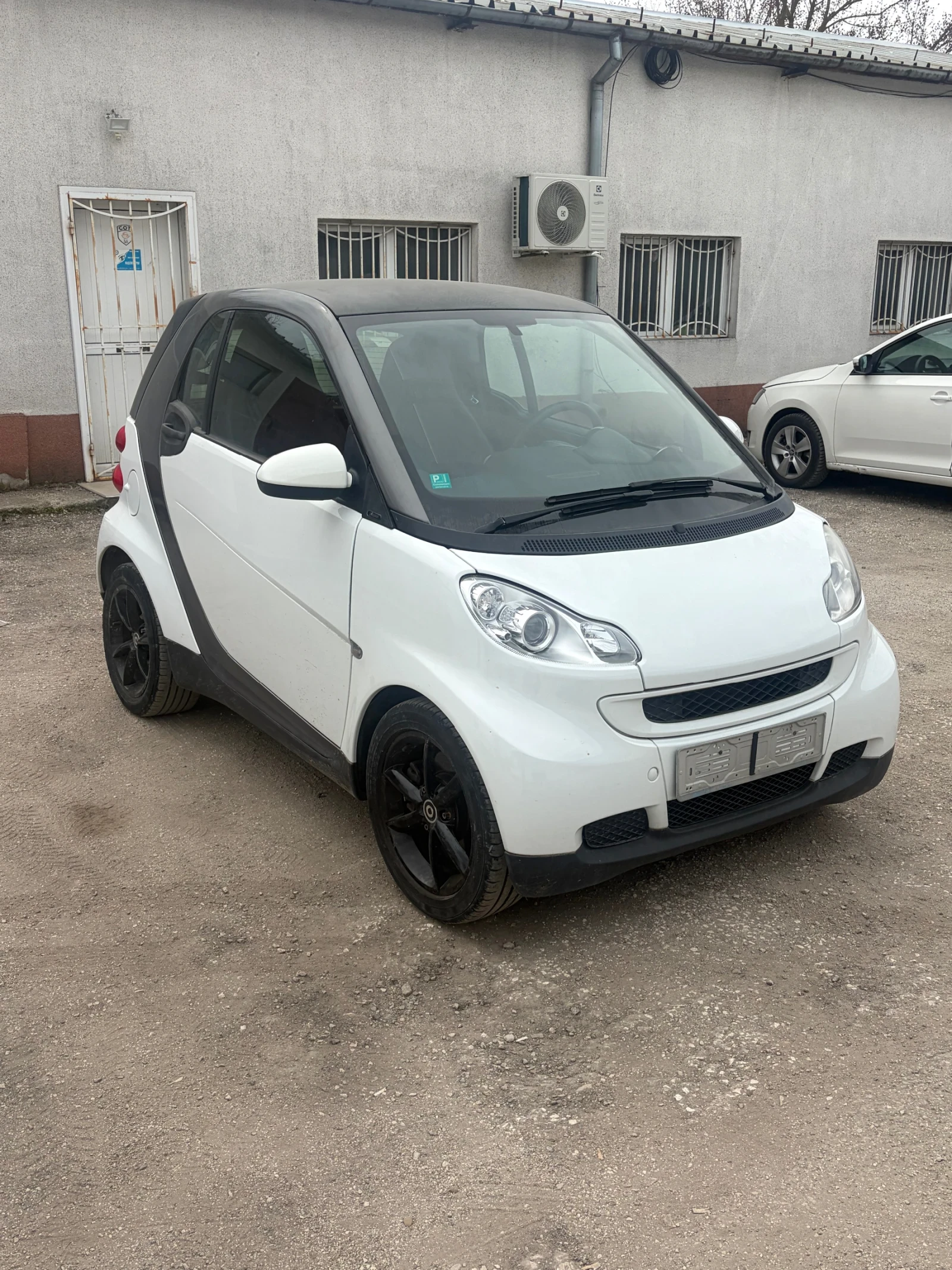 Smart Fortwo 59000км, снимка 3 - Автомобили и джипове - 53891613