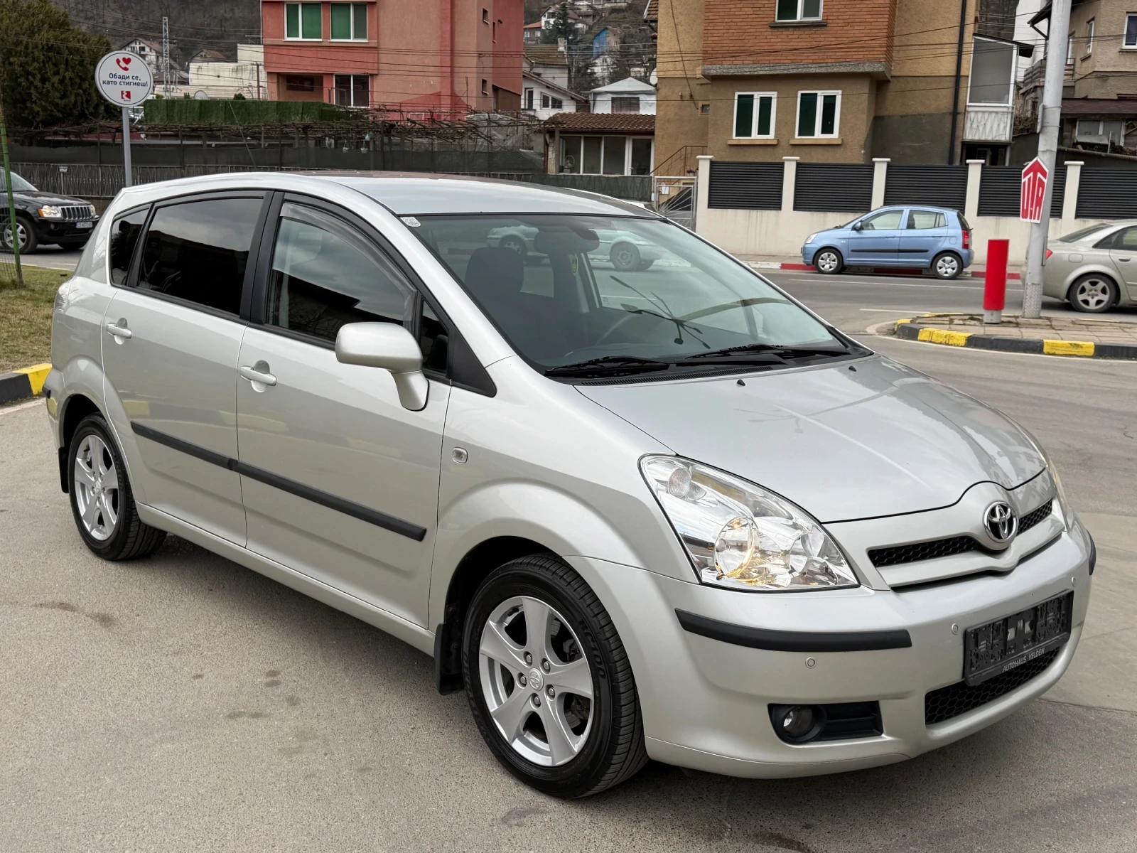 Toyota Corolla verso 1.8vvti Автомат 6+ 1, снимка 8 - Автомобили и джипове - 53906792