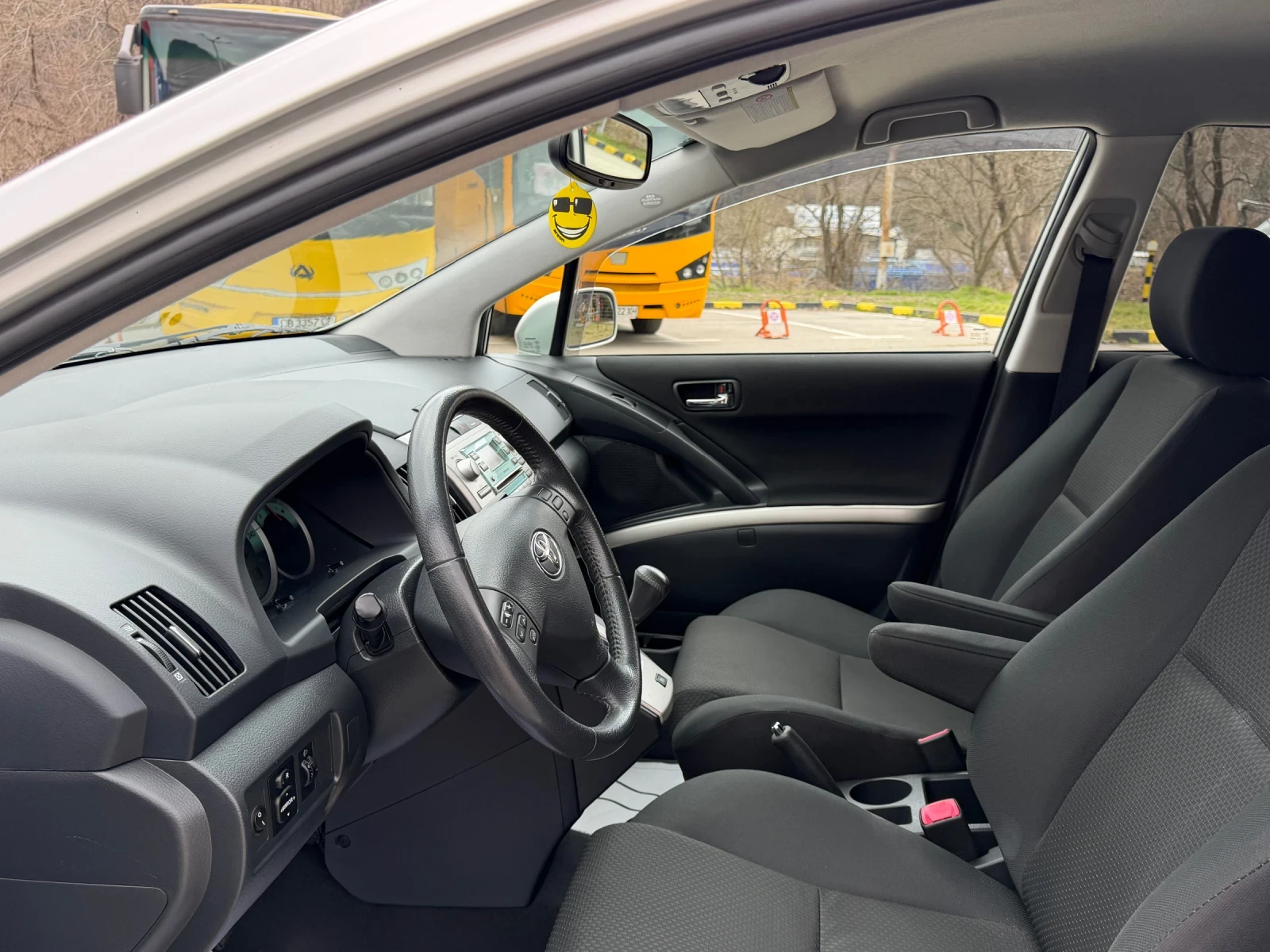 Toyota Corolla verso 1.8vvti Автомат 6+ 1, снимка 9 - Автомобили и джипове - 53906792