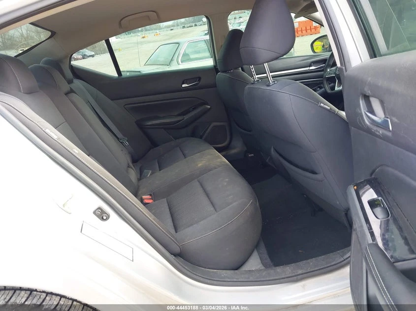 Nissan Altima 2.5L I-4 DI, DOHC, VVT, 188HP Front Wheel Drive | Mobile.bg � ����������� 8