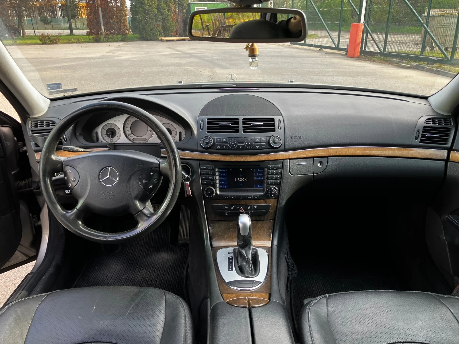 Mercedes-Benz E 280 Avantgarde, снимка 9 - Автомобили и джипове - 54272269