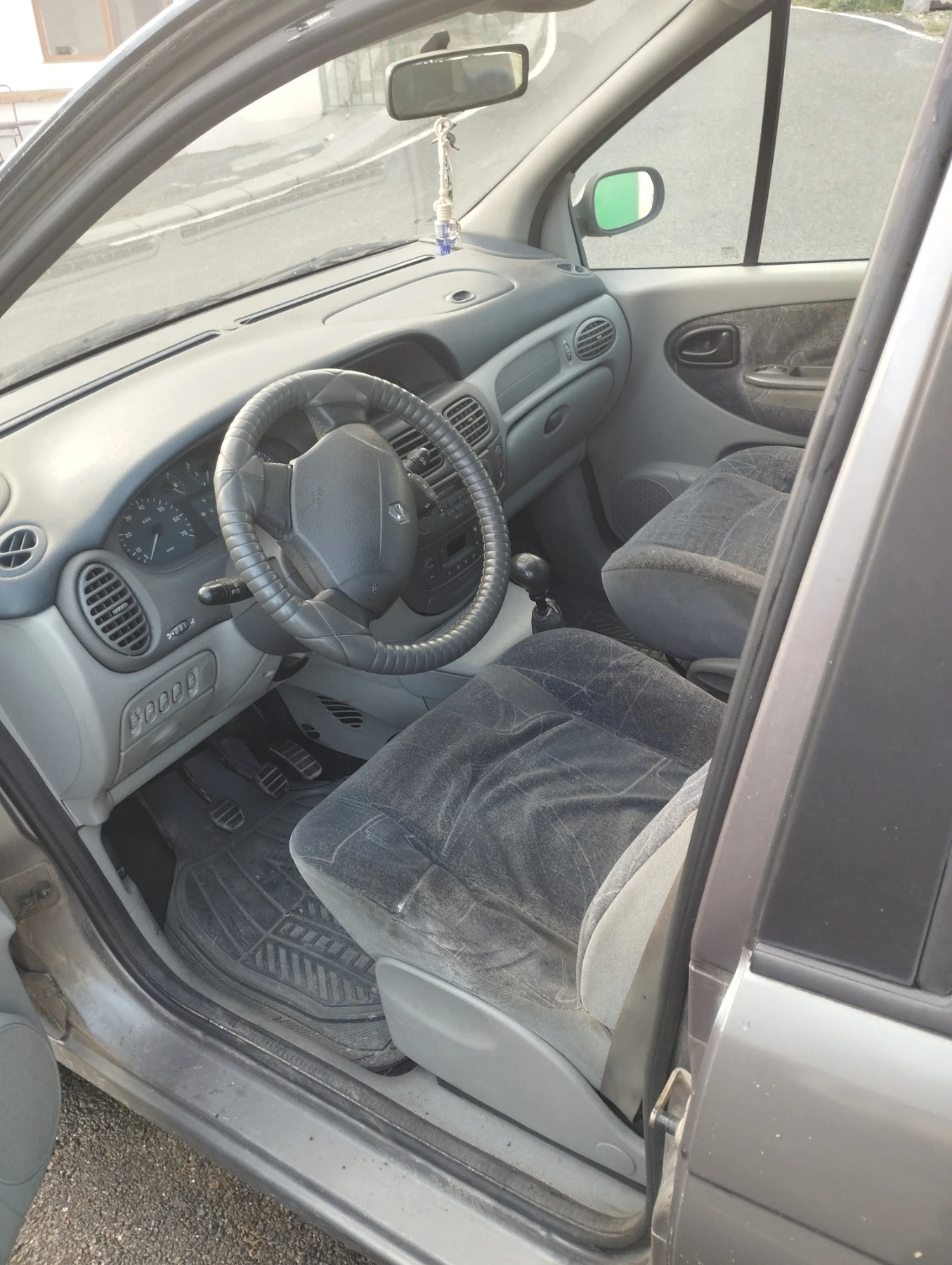 Renault Megane, снимка 6 - Автомобили и джипове - 54661284