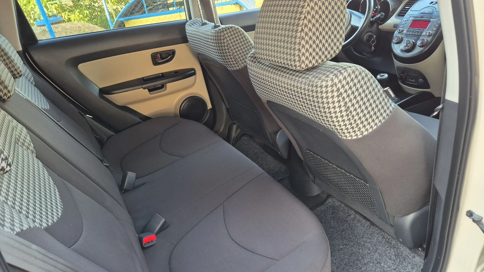Kia Soul 1.6i/GPL 126К.С* ИТАЛИЯ* ФАБРИЧНА ГАЗ, снимка 17 - Автомобили и джипове - 54858215