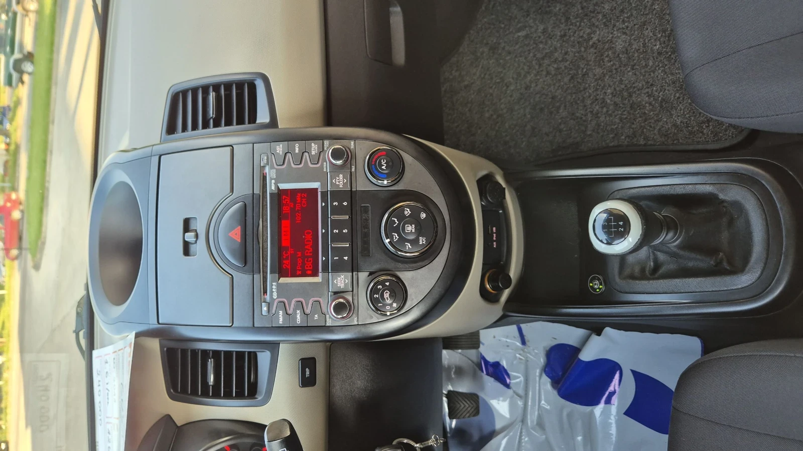 Kia Soul 1.6i/GPL 126К.С* ИТАЛИЯ* ФАБРИЧНА ГАЗ, снимка 14 - Автомобили и джипове - 54858215
