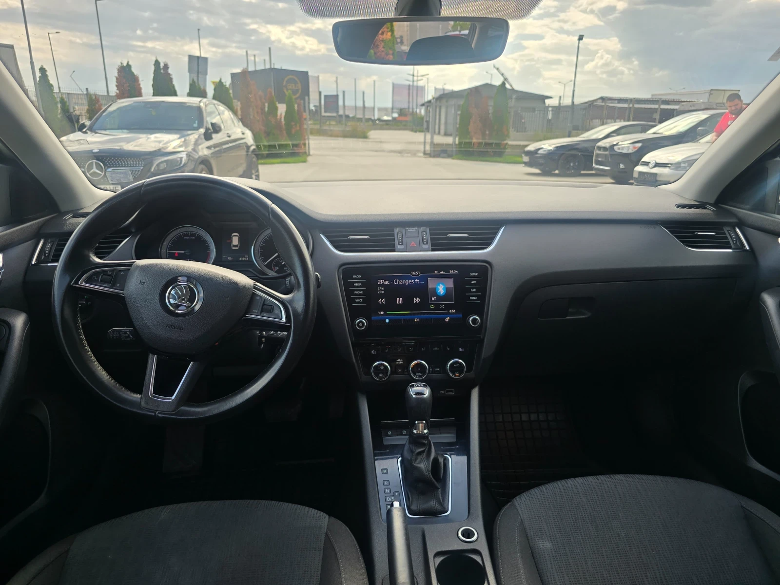 Skoda Octavia 2.0 TDI/ПОДГРЕВ/ОБСЛУЖЕНА, снимка 10 - Автомобили и джипове - 54868807