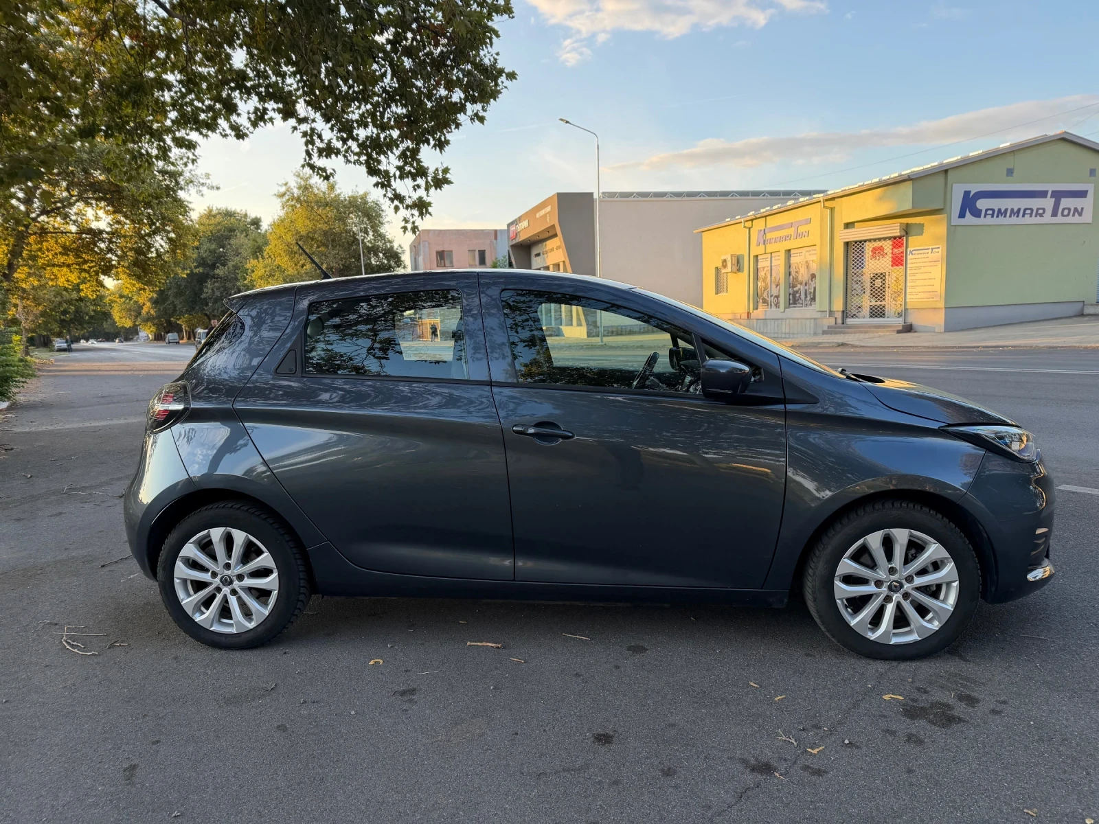 Renault Zoe Experience, снимка 2 - Автомобили и джипове - 55965732