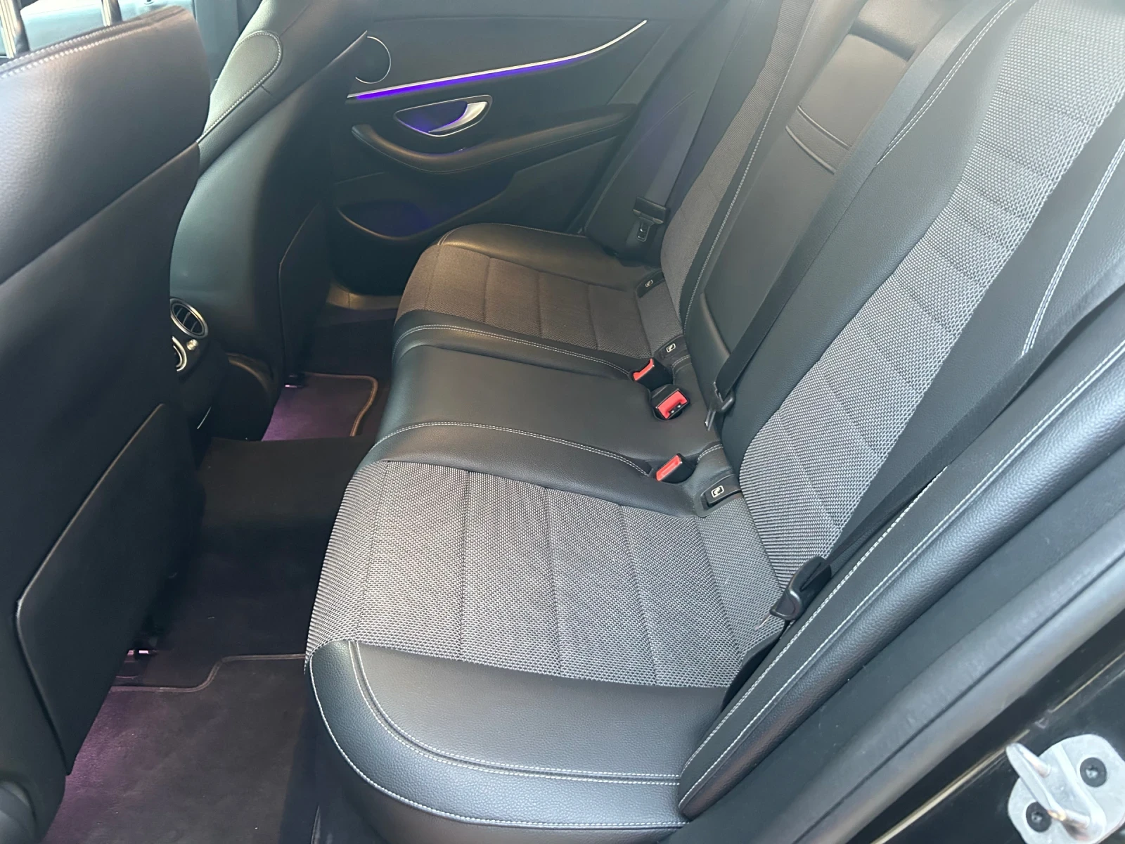 Mercedes-Benz E 220 CDI AMG, снимка 10 - Автомобили и джипове - 56330664