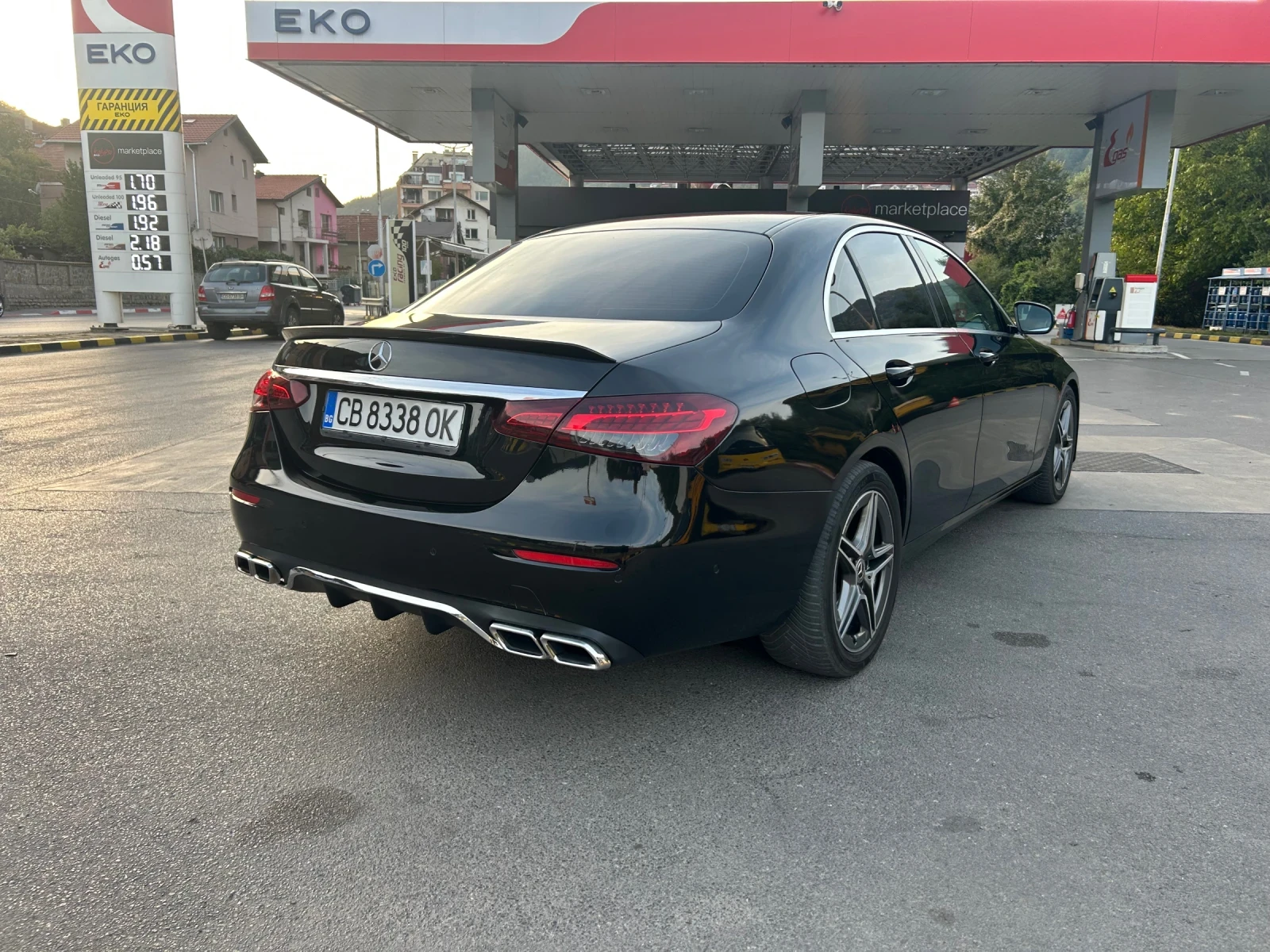 Mercedes-Benz E 220 CDI AMG, снимка 4 - Автомобили и джипове - 56330664