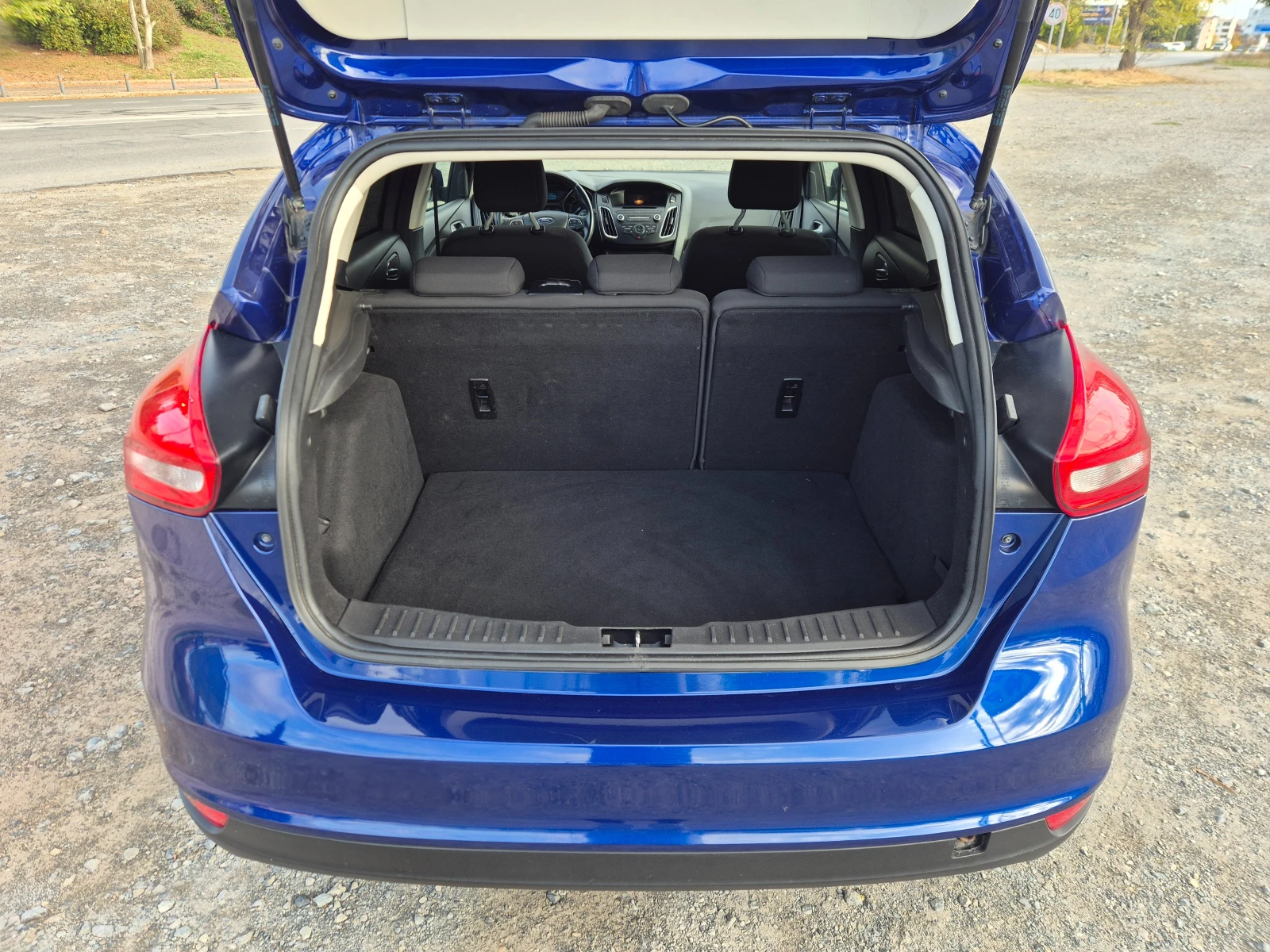 Ford Focus 1.0i, снимка 11 - Автомобили и джипове - 56717782